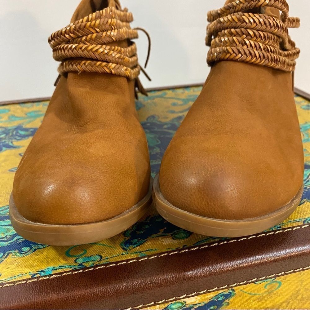 BCBGeneration Craftee Booties NWT - image 4